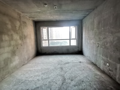 圣鼎科迩马，4室2厅2卫，104.6㎡，毛坯，售价69万