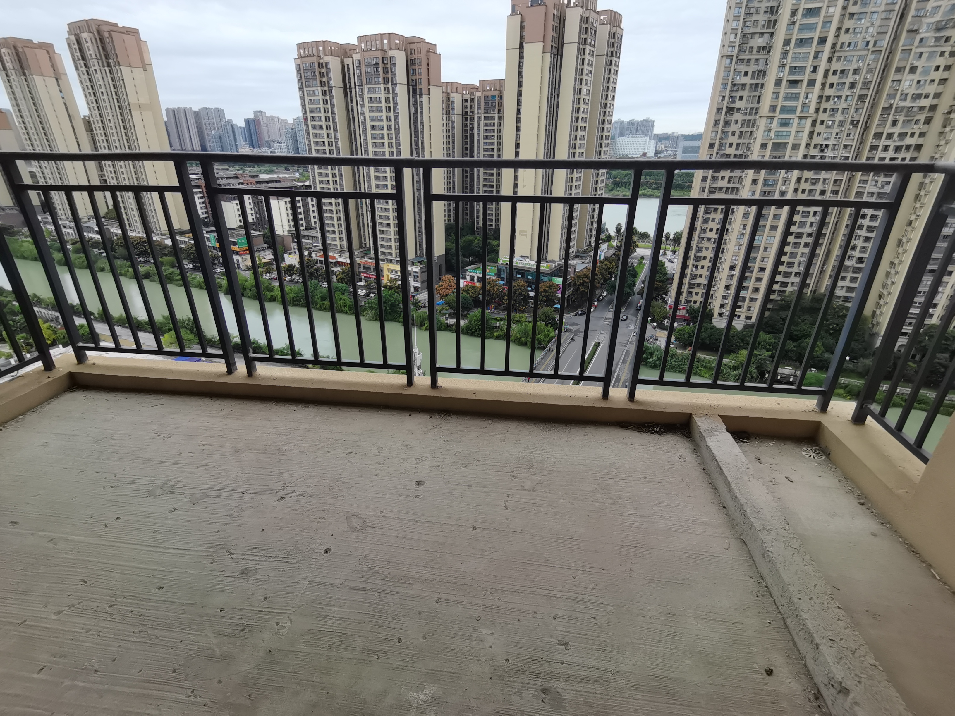 绵阳游仙区 东原观天下（二期）4房170万 绵阳二手房