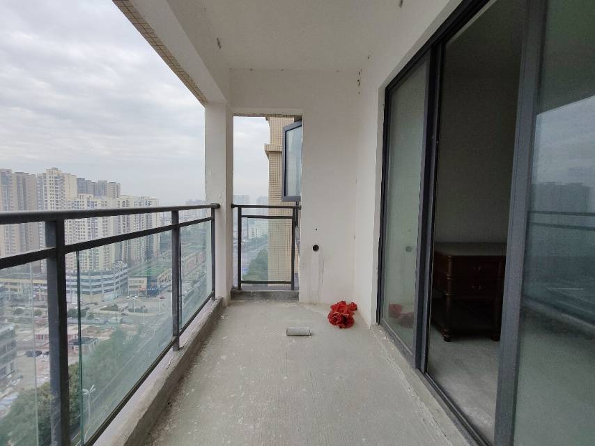 绵阳南庭御景，3室2厅2卫，99.81㎡，售价66万 绵阳二手房