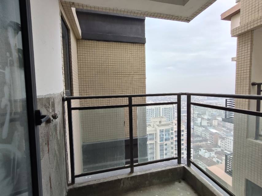 绵阳南庭御景，3室2厅2卫，99.81㎡，售价66万 绵阳二手房