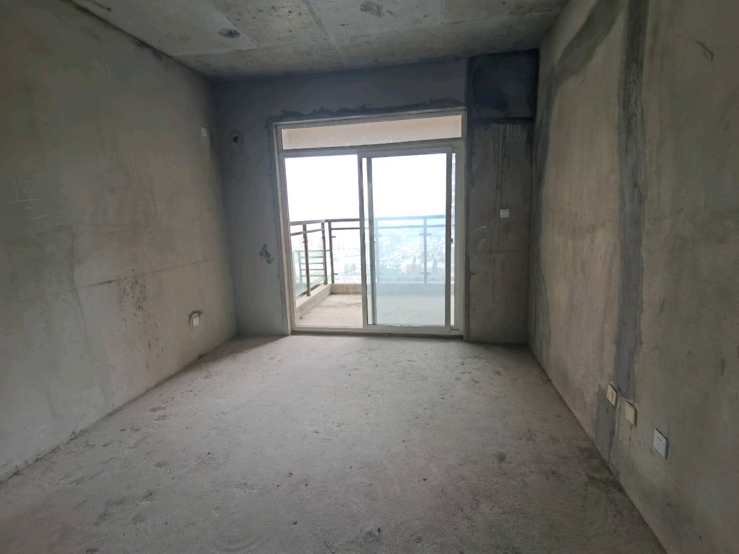 绵阳海珂花郡一期，4室2厅2卫，113.00㎡，毛坯，售价61.00万 绵阳二手房