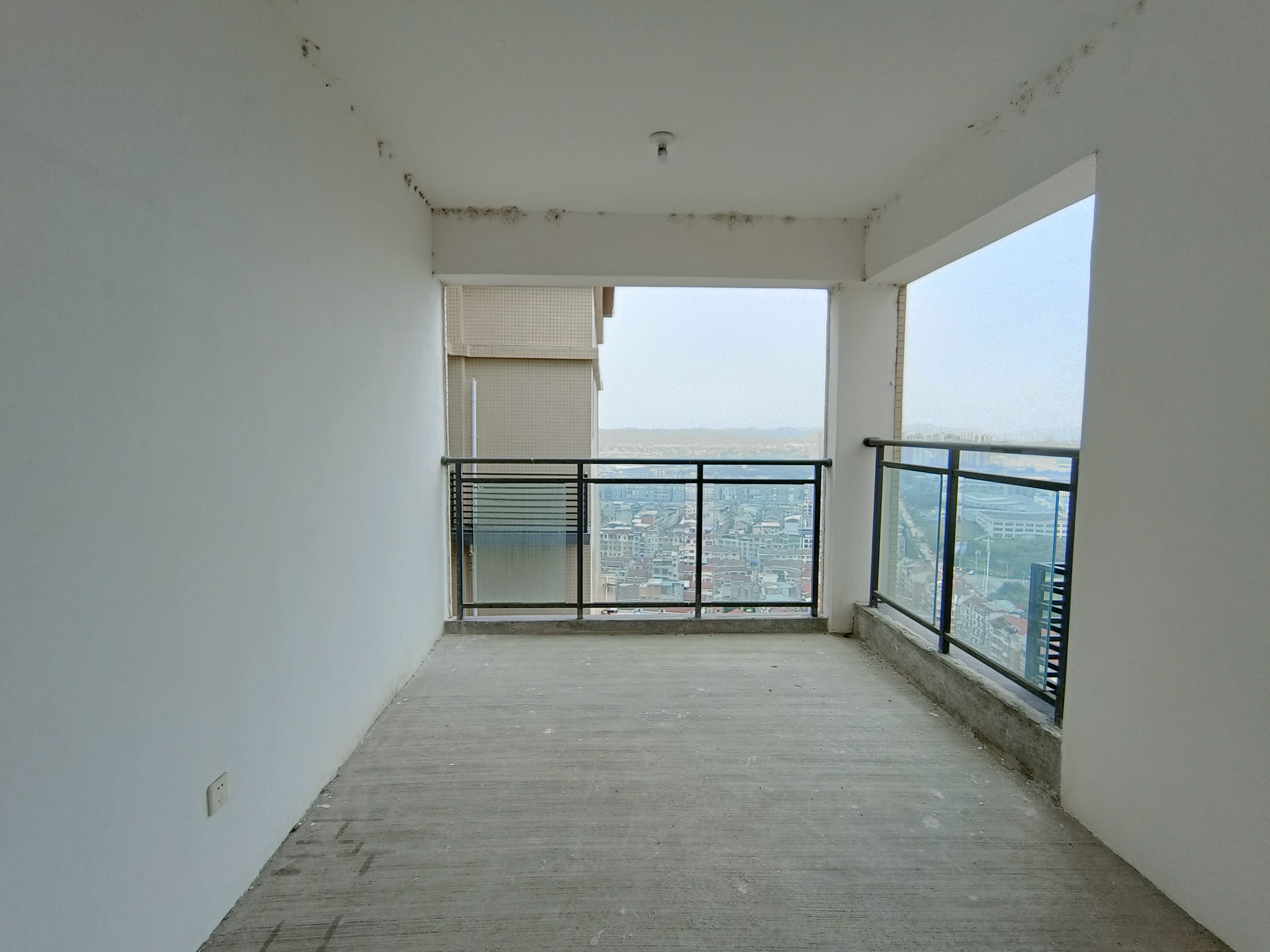 绵阳南庭御景，3室2厅2卫，99.81㎡，售价66万 绵阳二手房