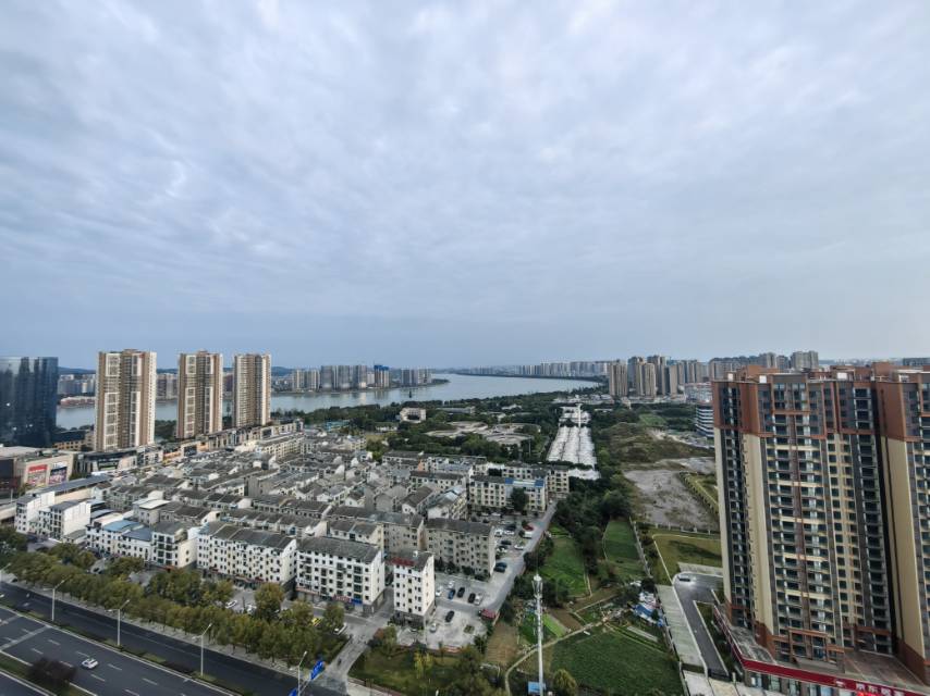 绵阳绵阳涪城7中 空中别墅 露台花园 正临江三连跃 假山鱼池凉亭 中央空调地暖 产权车位  绵阳二手房
