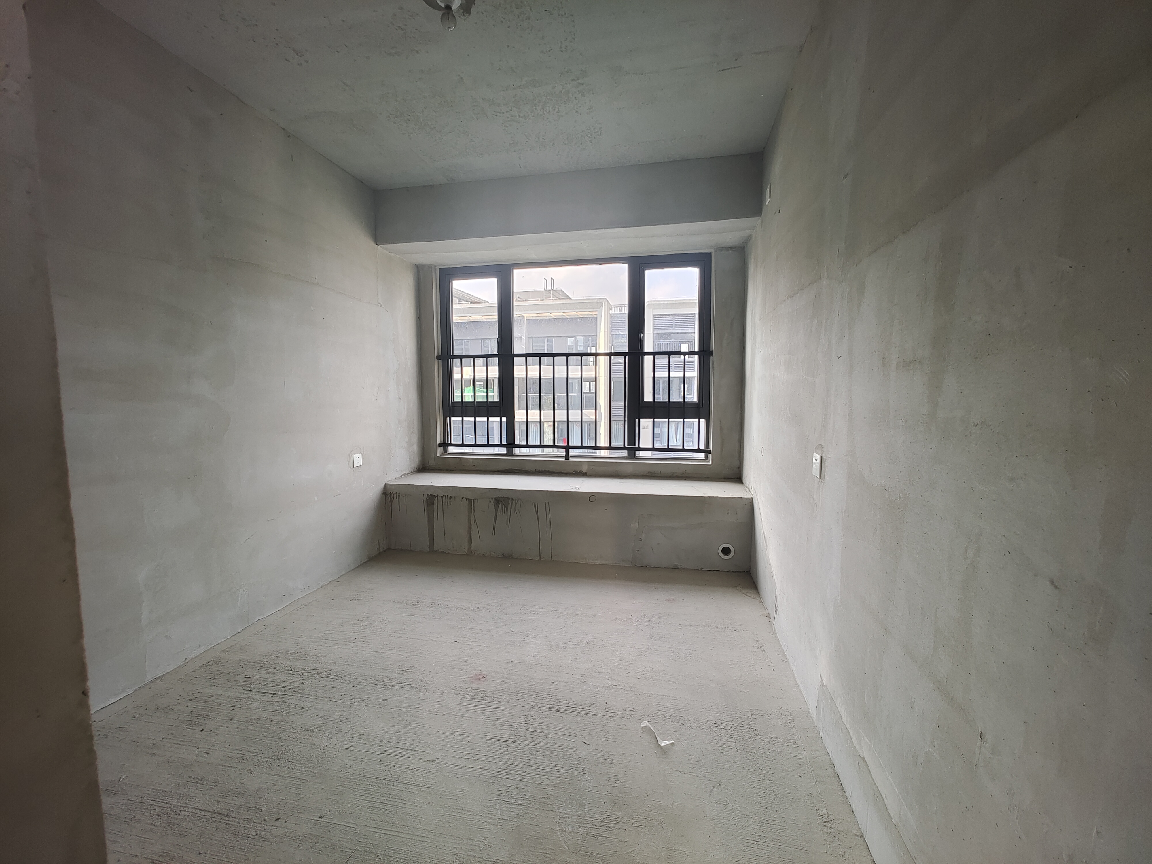 绵阳优品道&邦泰•公园府，5室3厅3卫，153㎡，毛坯，售价159万 绵阳二手房