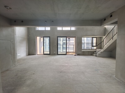 优品道&邦泰•公园府，5室3厅3卫，153㎡，毛坯，售价159万