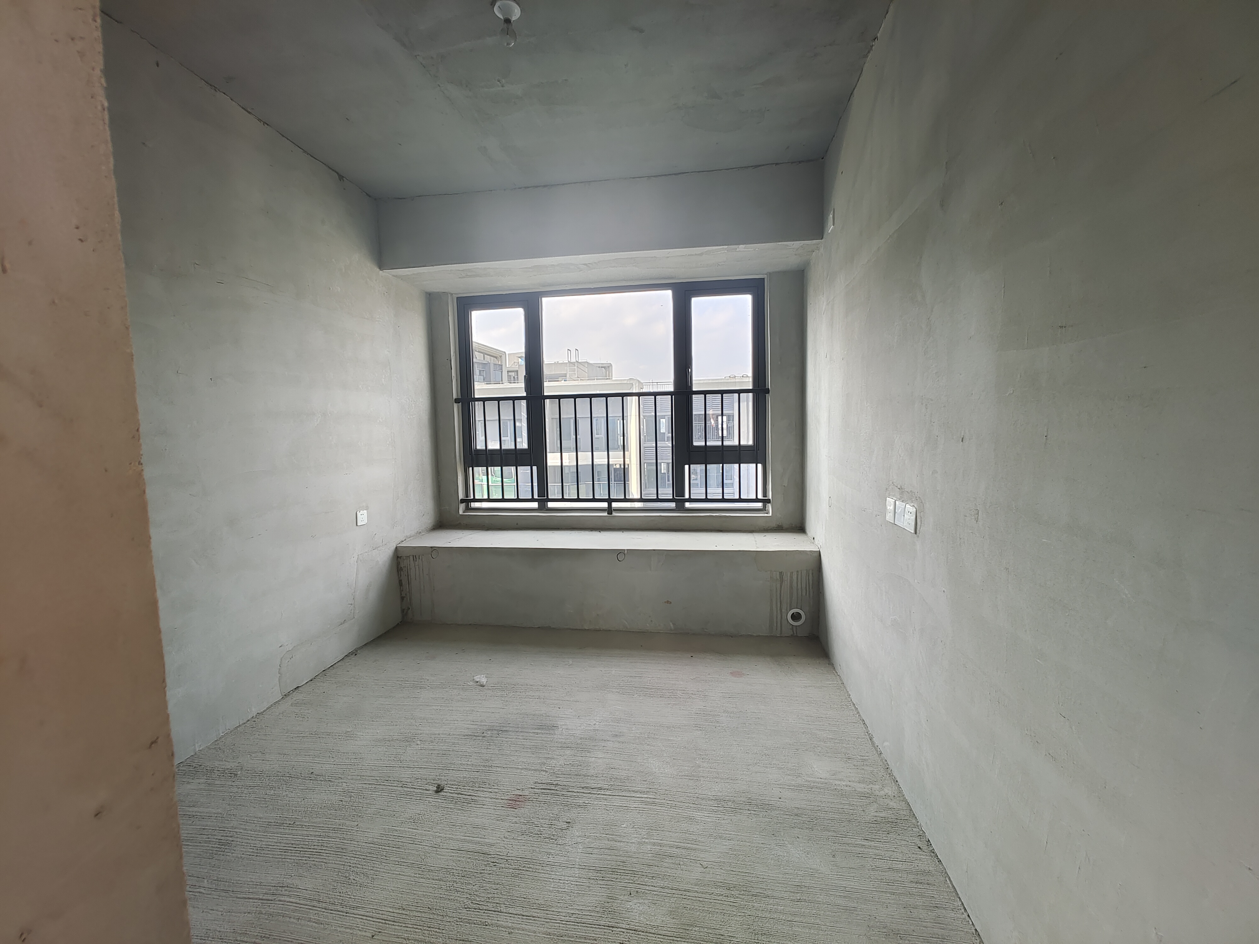 绵阳优品道&邦泰•公园府，5室3厅3卫，153㎡，毛坯，售价159万 绵阳二手房