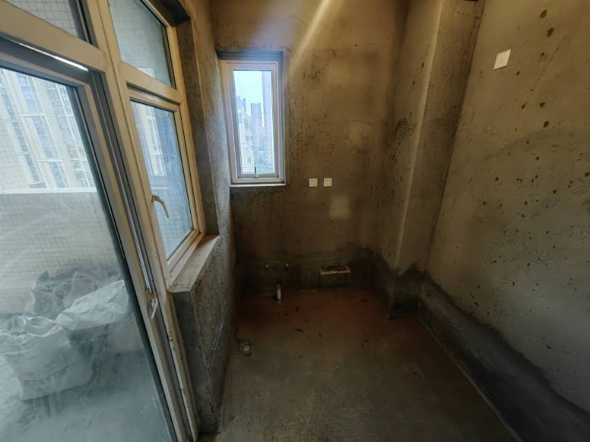 绵阳稀缺空中顶跃使用面积380平米/电梯入户露台洋房/附车位 绵阳二手房