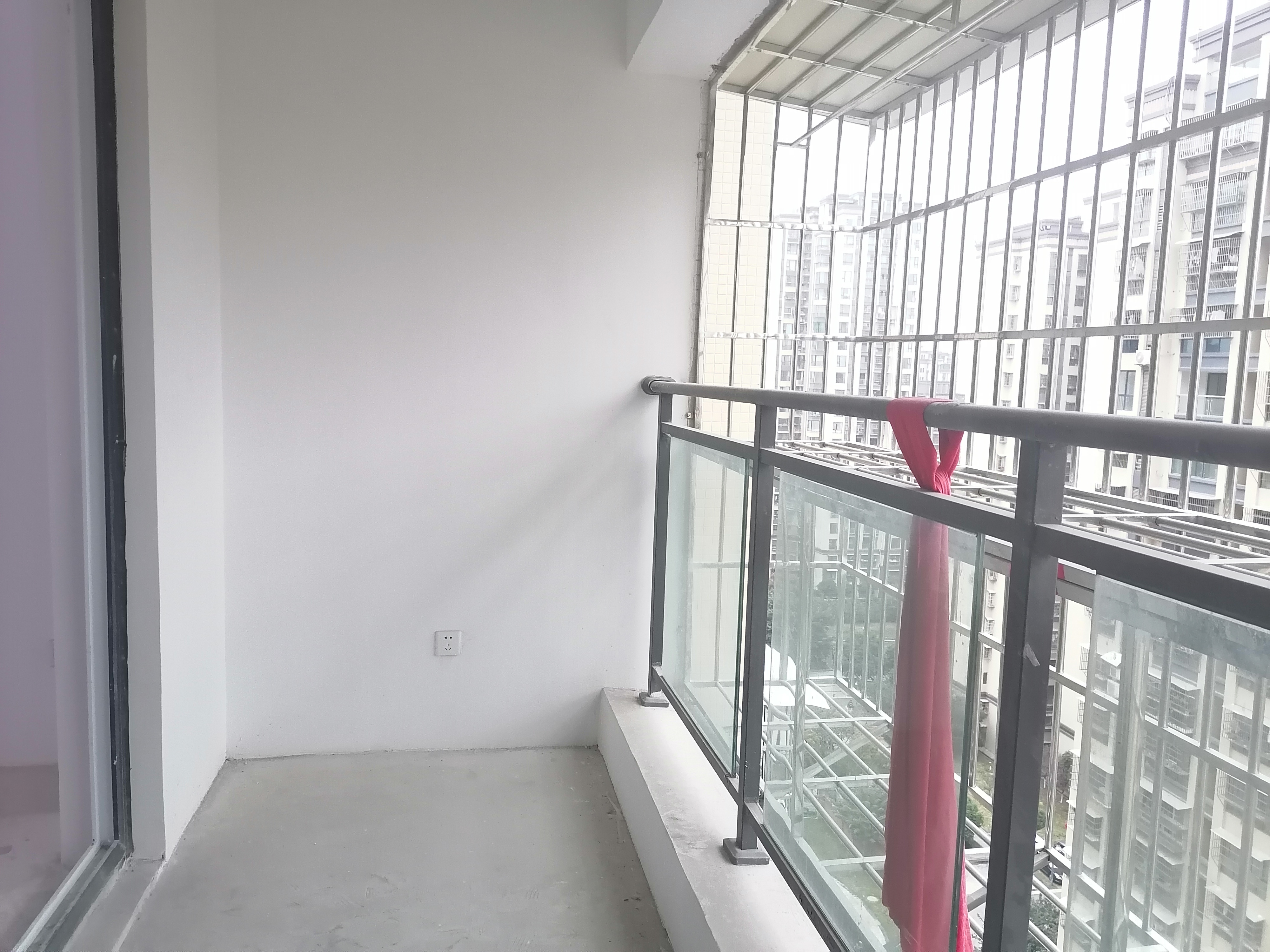 绵阳城南壹号A区，3室2厅1卫，96.5㎡，毛坯，租金600.00元/月 绵阳租房