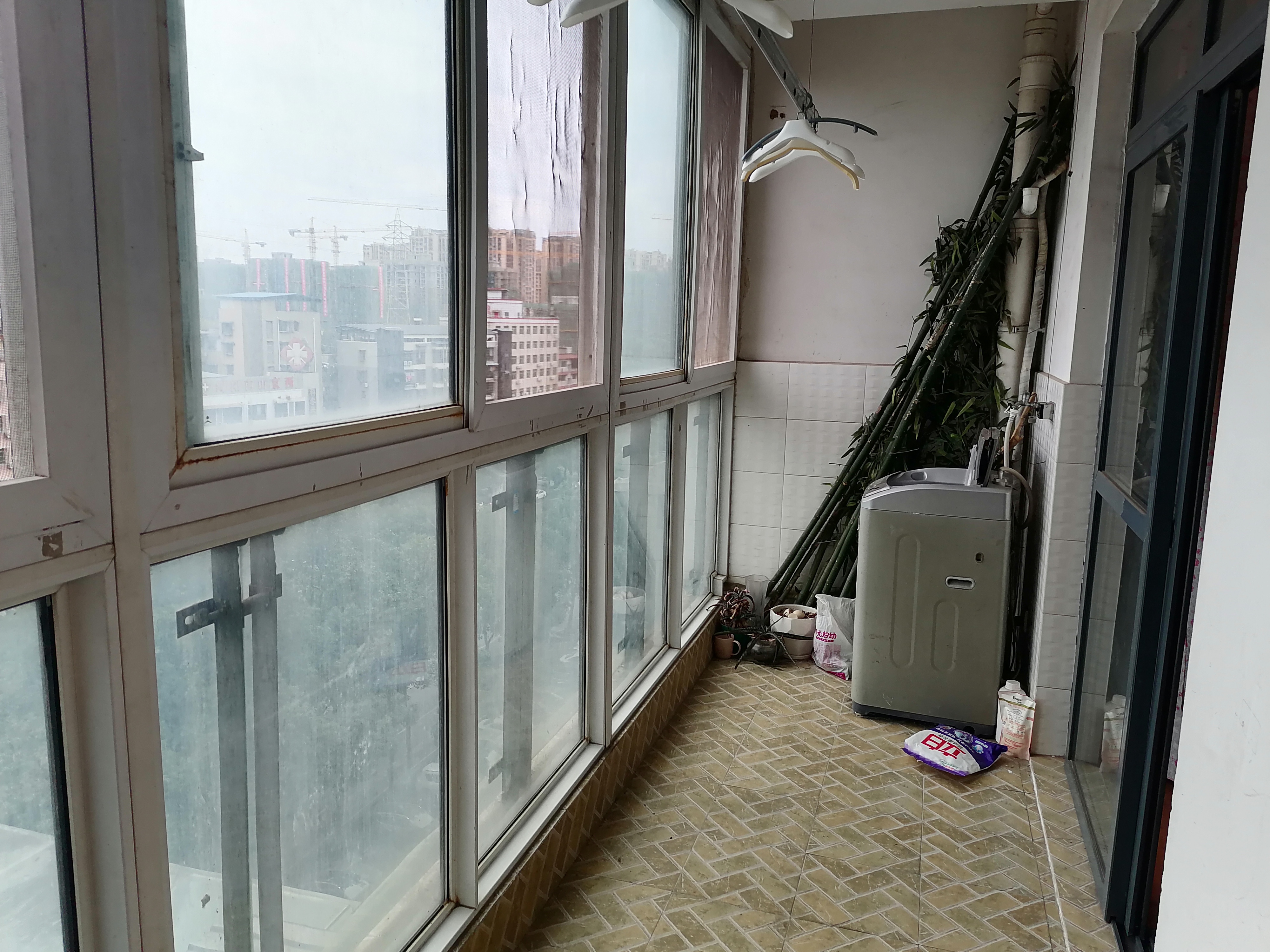 绵阳翰林尚城，2室1厅1卫，85.00㎡，普装，租金1400.00元/月 绵阳租房