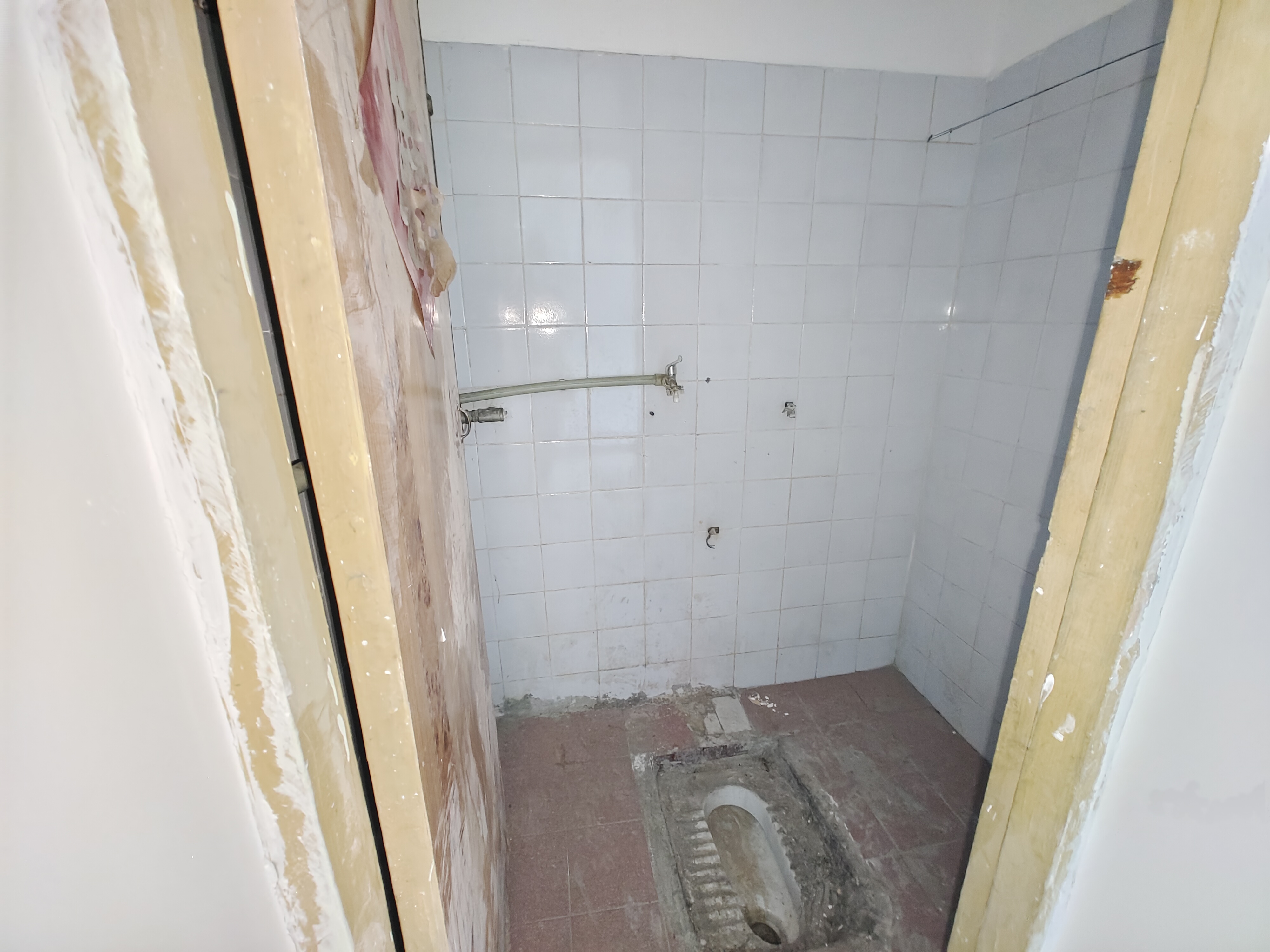 绵阳兴塘小区，3室2厅2卫，114㎡，简装，售价32.00万 绵阳二手房