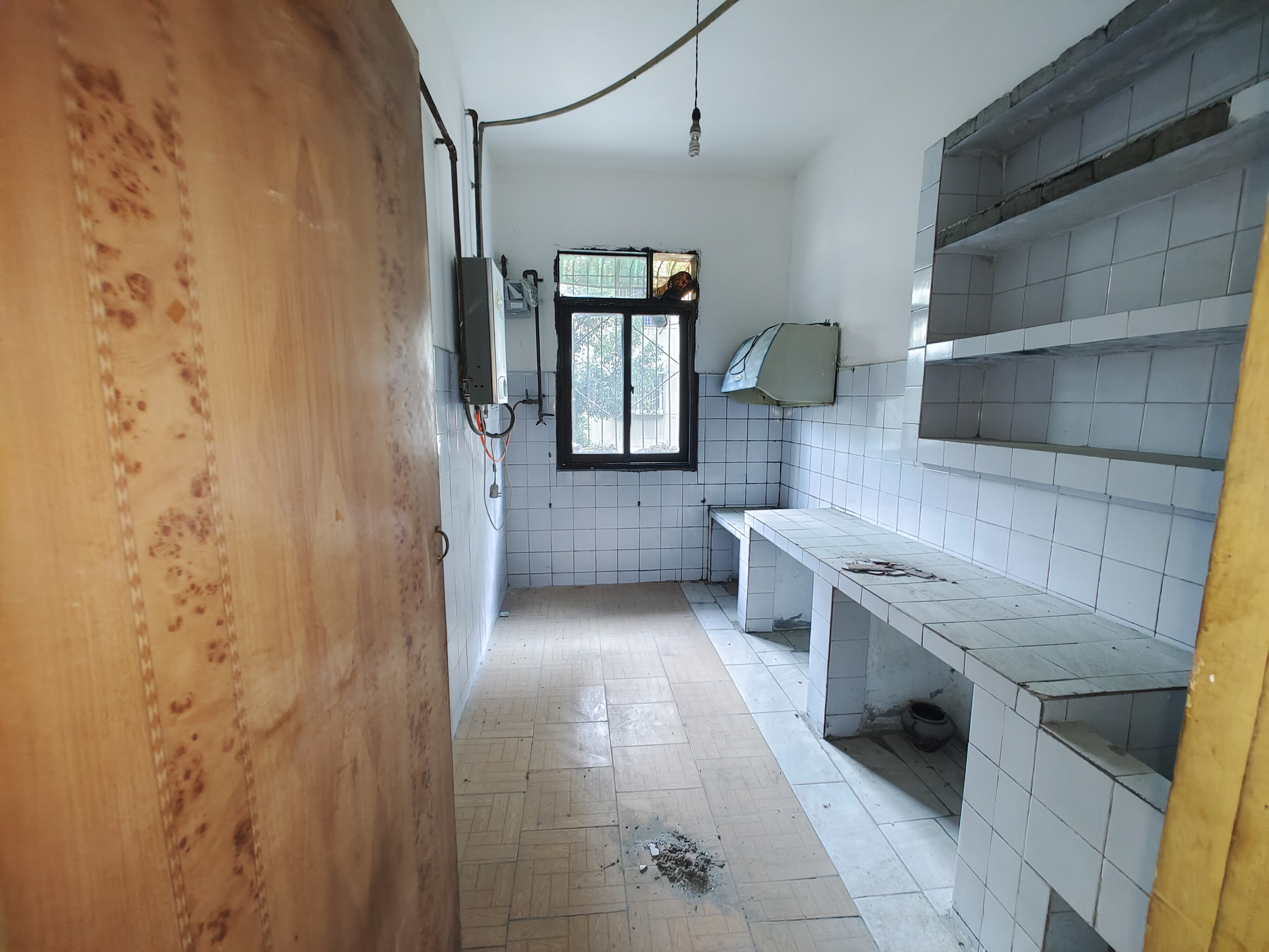 绵阳兴塘小区，3室2厅2卫，114㎡，简装，售价32.00万 绵阳二手房