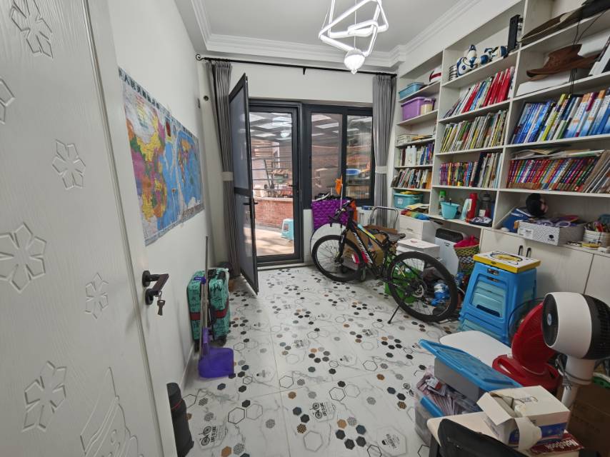 绵阳三江实验学校 全屋地暖4房2卫  转角大花园 阳光好 绵阳二手房