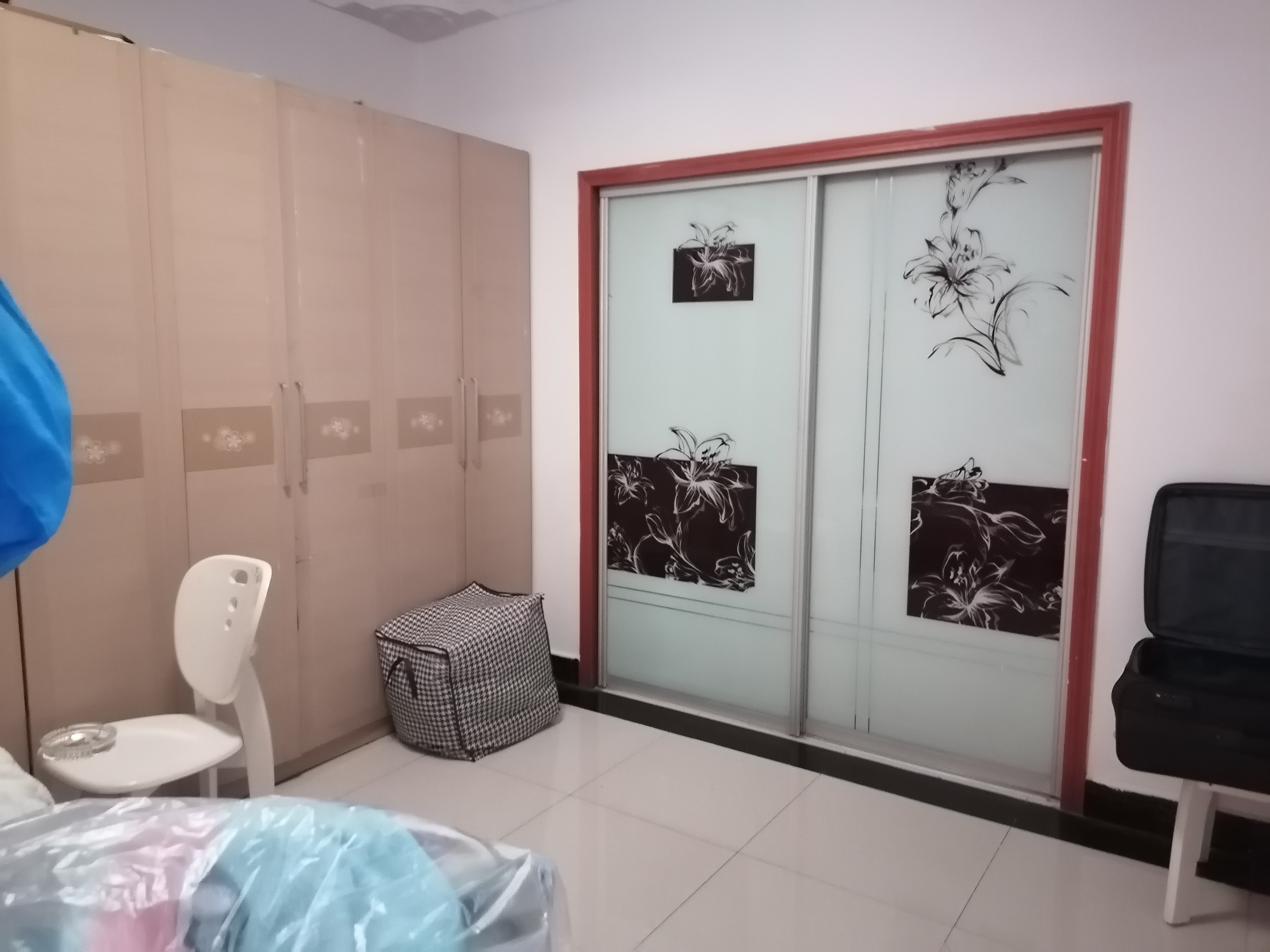 绵阳翰林尚城，3室2厅2卫，97.80㎡，普装，租金1300.00元/月 绵阳二手房