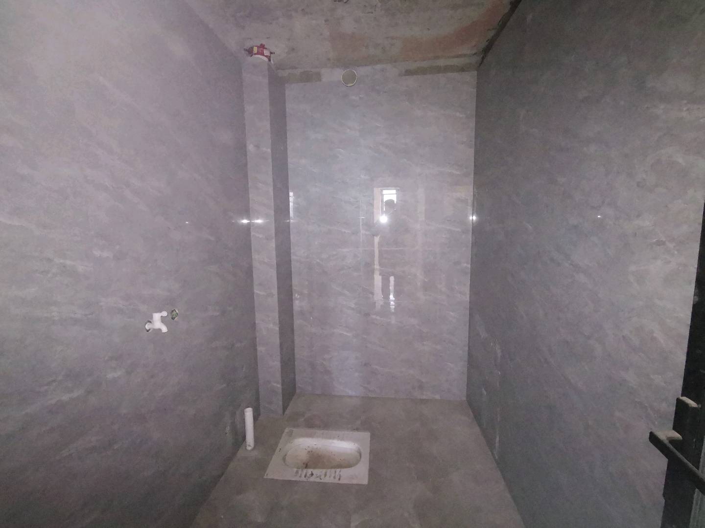 绵阳网红一号桥旁，次新小区，60多个三房双卫，带基装 绵阳二手房