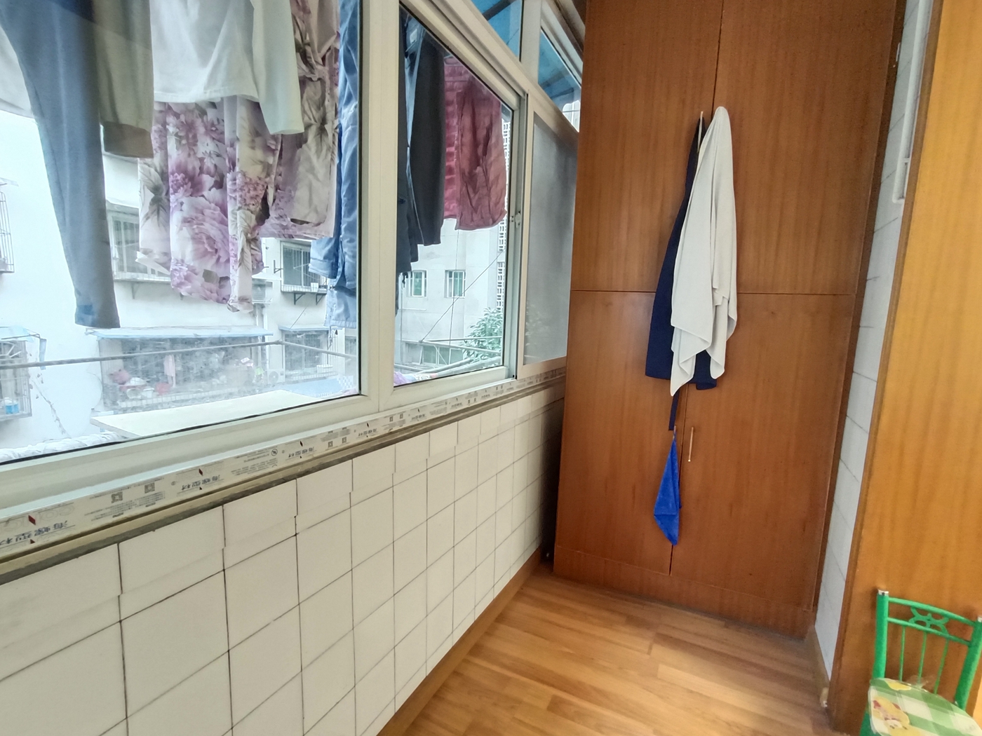 绵阳成绵路小学跃北分校近，三楼拎包入住三室 绵阳二手房