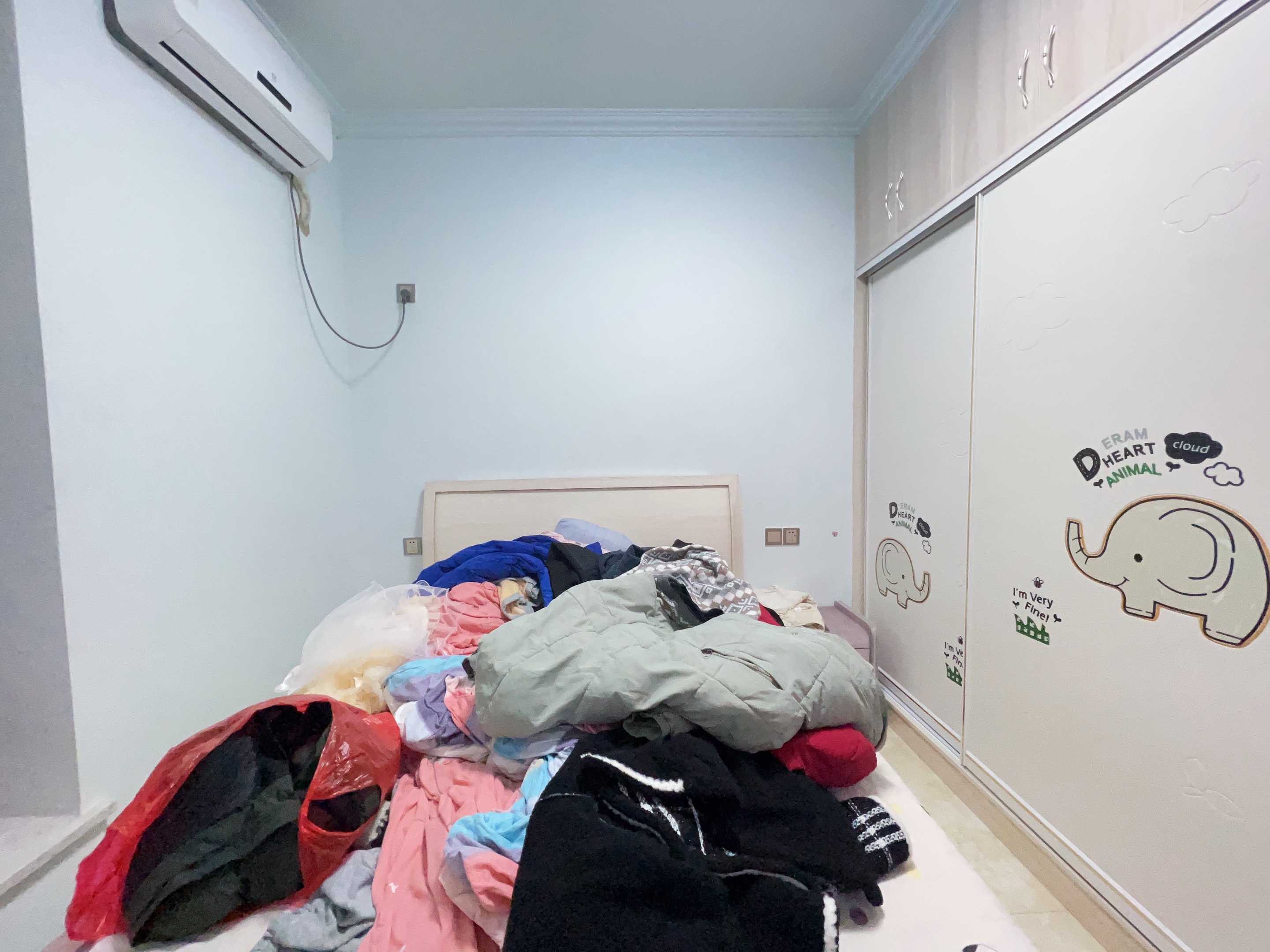 绵阳三江尚城，2室2厅1卫，75.00㎡，普装，租金1300.00元/月 绵阳租房