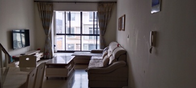 丰谷上城，3室2厅2卫，137㎡，售价44万