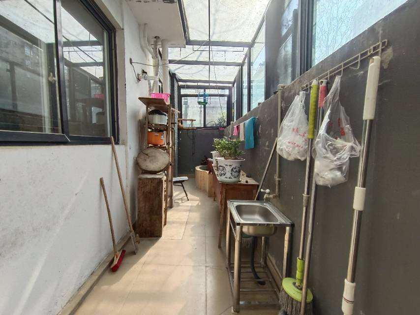 绵阳卓信龙岭，5室2厅2卫，92.00㎡，精装，售价185万 绵阳二手房