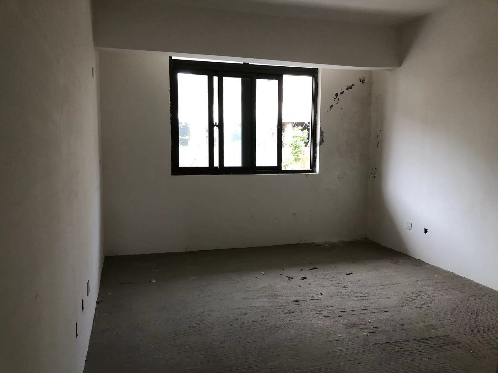 绵阳聚贤山庄，3室2厅2卫，120㎡，毛坯，售价80万 绵阳二手房