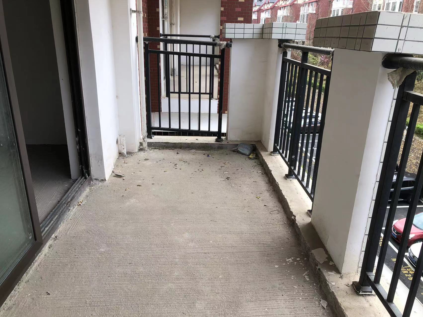 绵阳聚贤山庄，3室2厅2卫，120㎡，毛坯，售价80万 绵阳二手房
