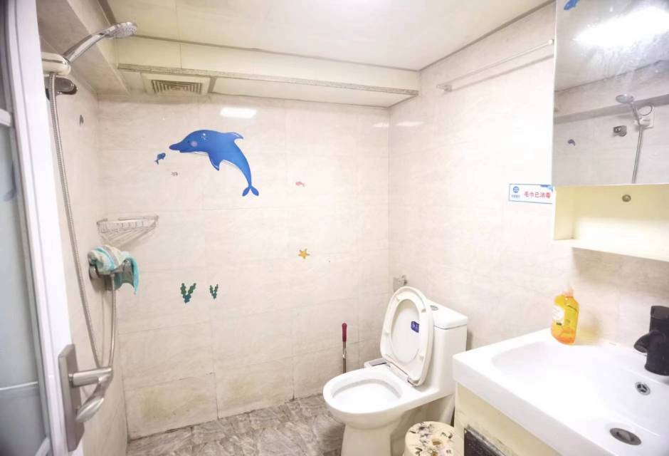 绵阳涪城区 长虹国际城26栋2房1800元/月 绵阳租房