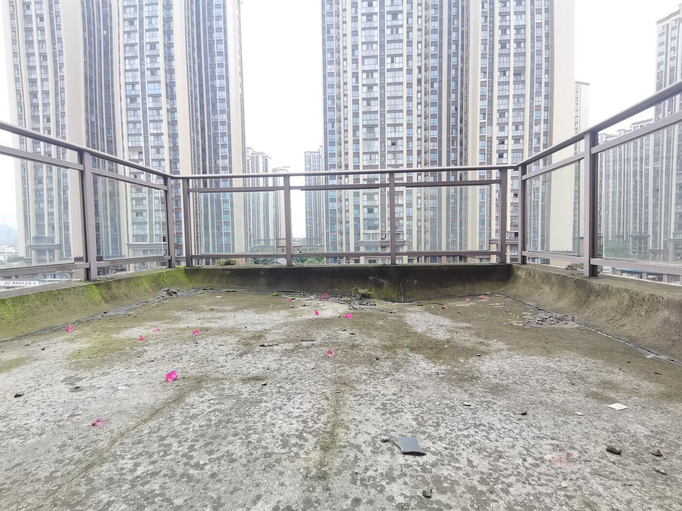 绵阳倍特领尚.顶跃带露台.清水5室.任意装修 绵阳二手房