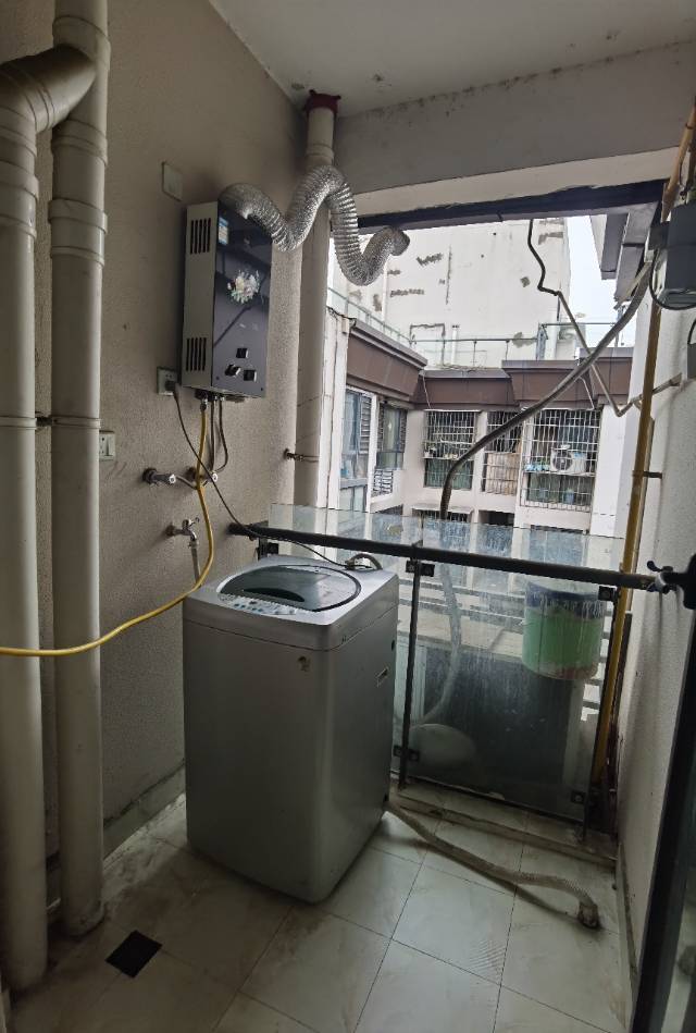 绵阳万达公馆，2室2厅1卫，96.00㎡，租金1800.00元/月 绵阳租房