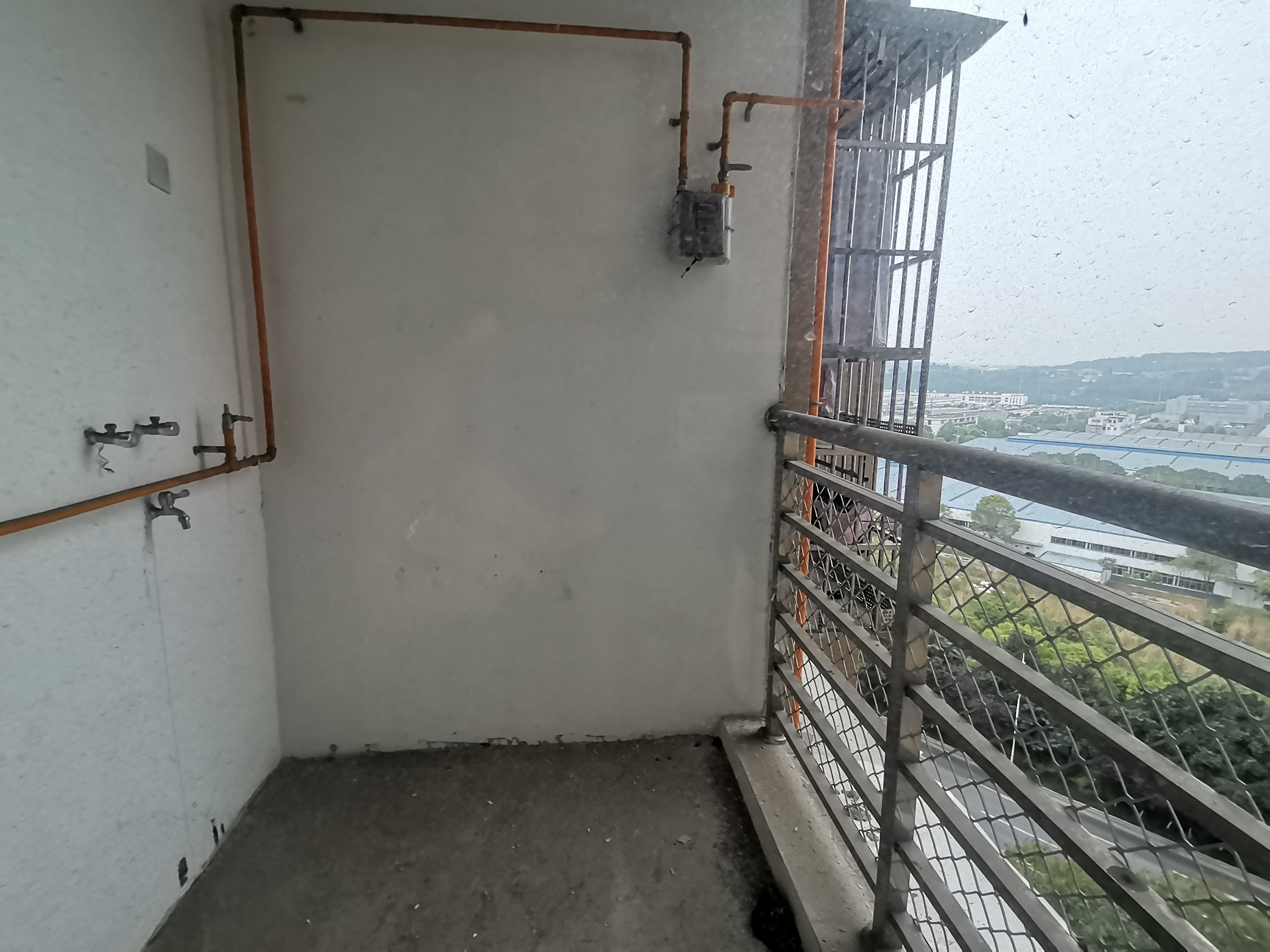 绵阳白鹤林四期，3室2厅2卫，107㎡，毛坯，售价42万 绵阳二手房