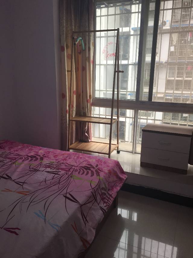 绵阳城南春天，2室1厅1卫，60.00㎡，精装，租金1100.00元/月 绵阳租房