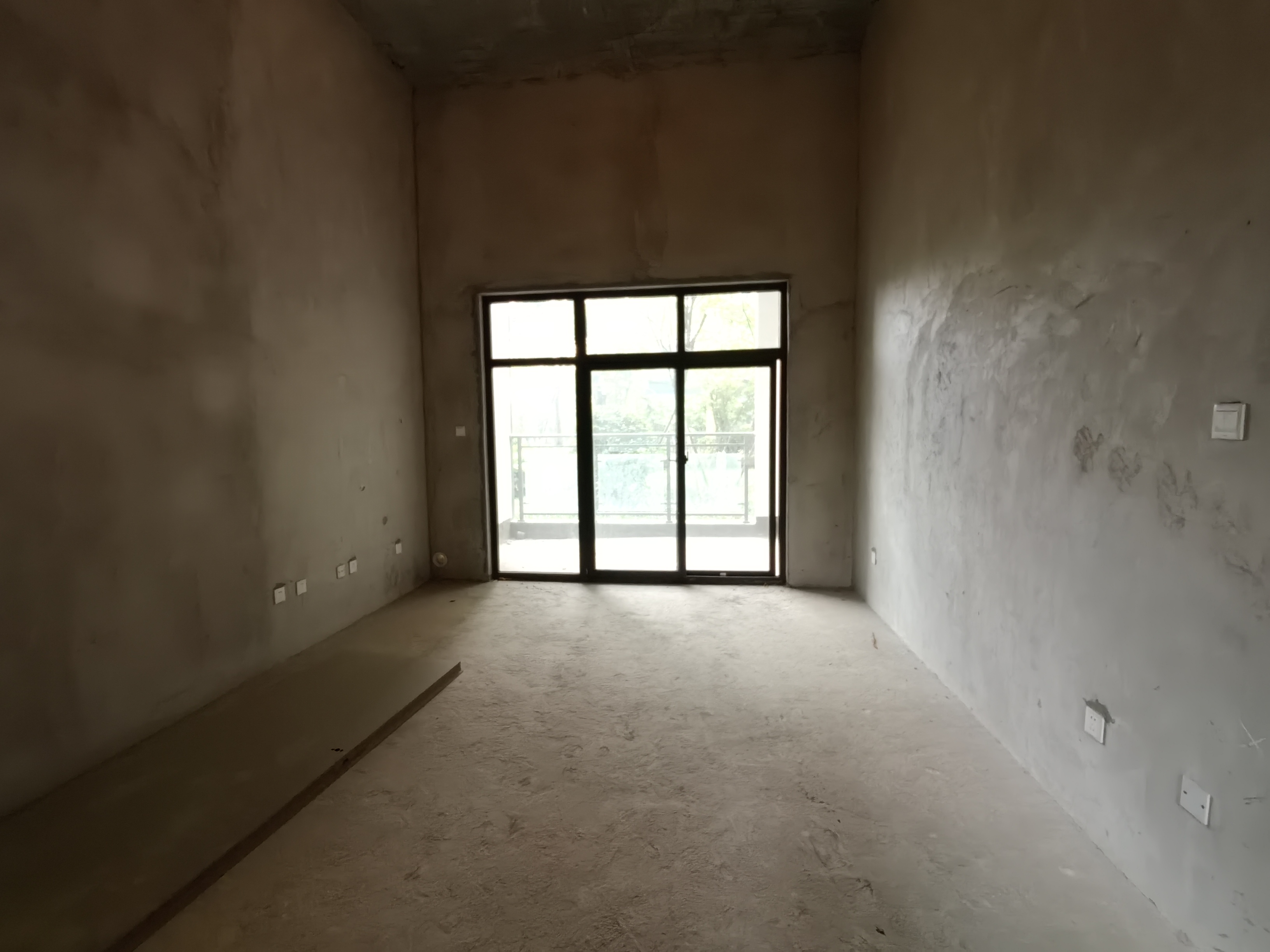 绵阳海赋长兴三期，4室2厅2卫，125.00㎡，租金1500.00元/月 绵阳租房