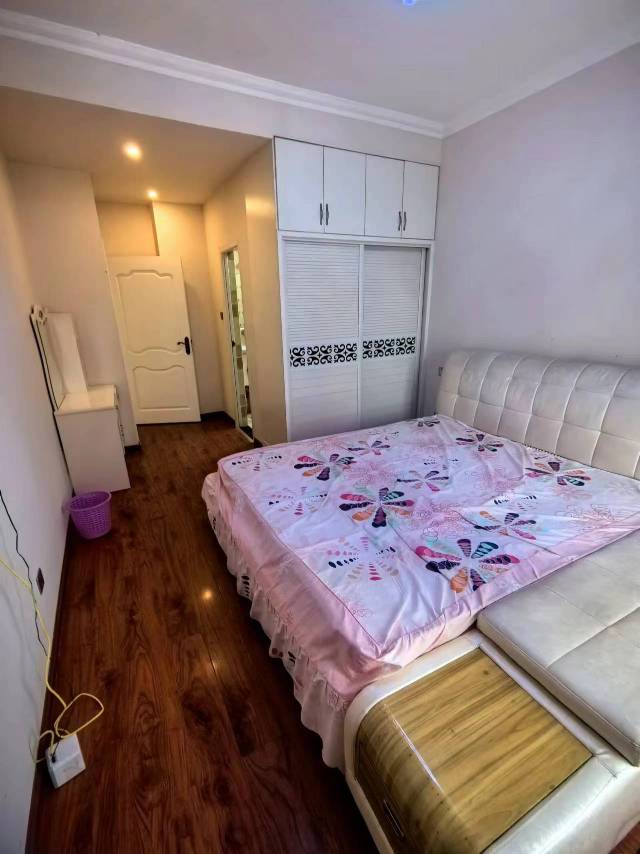 绵阳安州区 帝豪金城 装修大三室拎包入住 看房方便 绵阳租房