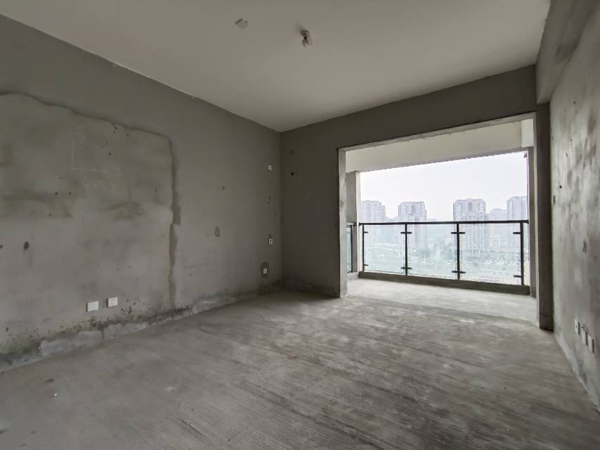 绵阳未名湖畔，4室2厅2卫，147㎡，售价165万 绵阳二手房