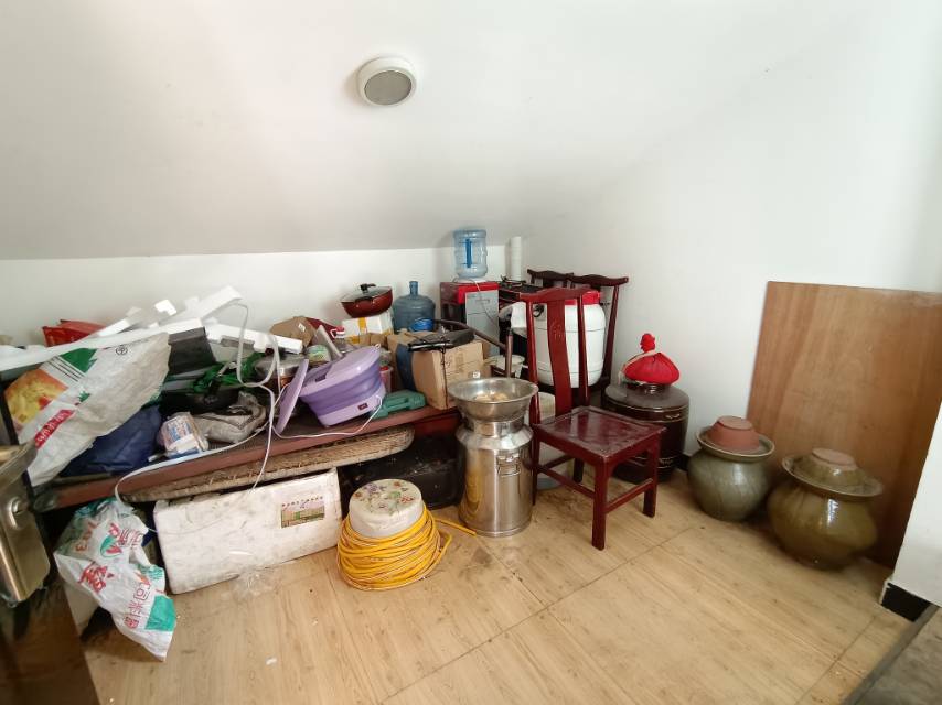 绵阳新城一号，2室2厅1卫，64㎡，售价30万 绵阳二手房