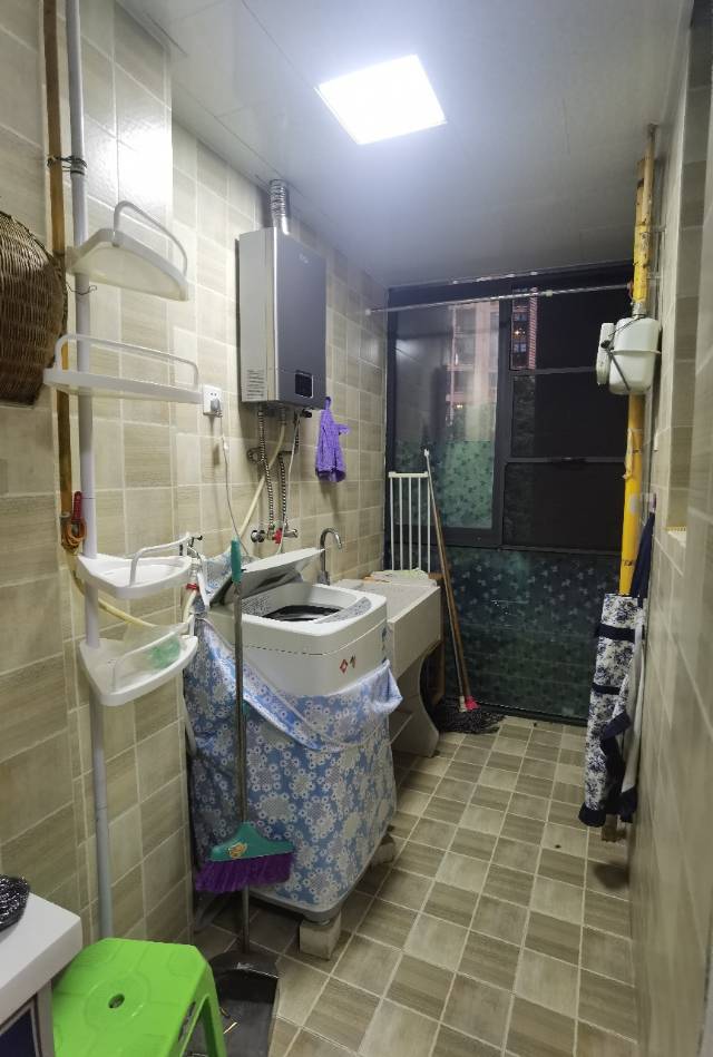 绵阳万达公馆，3室1厅1卫，100㎡，租金2200元/月 绵阳租房
