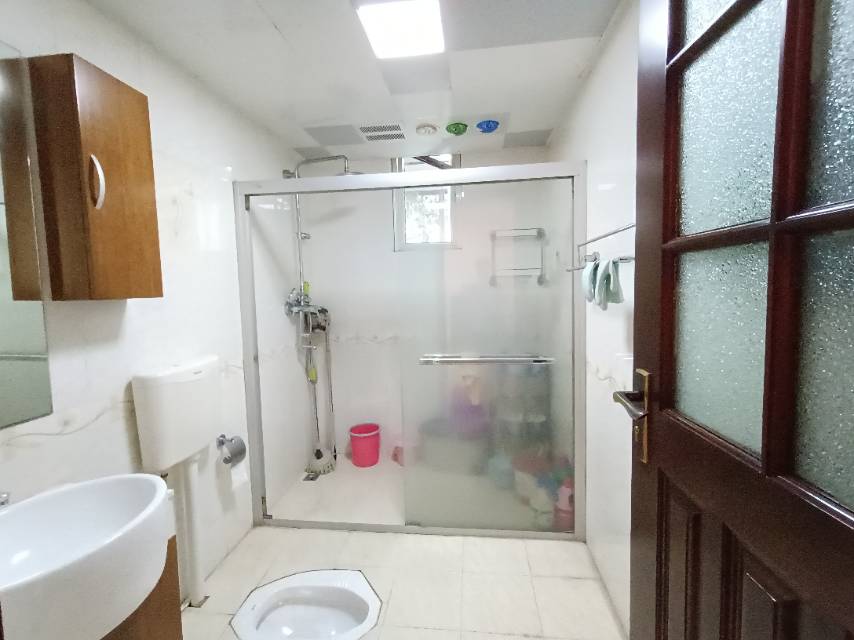 绵阳恒馨苑，3室2厅2卫，121㎡，售价72万 绵阳二手房