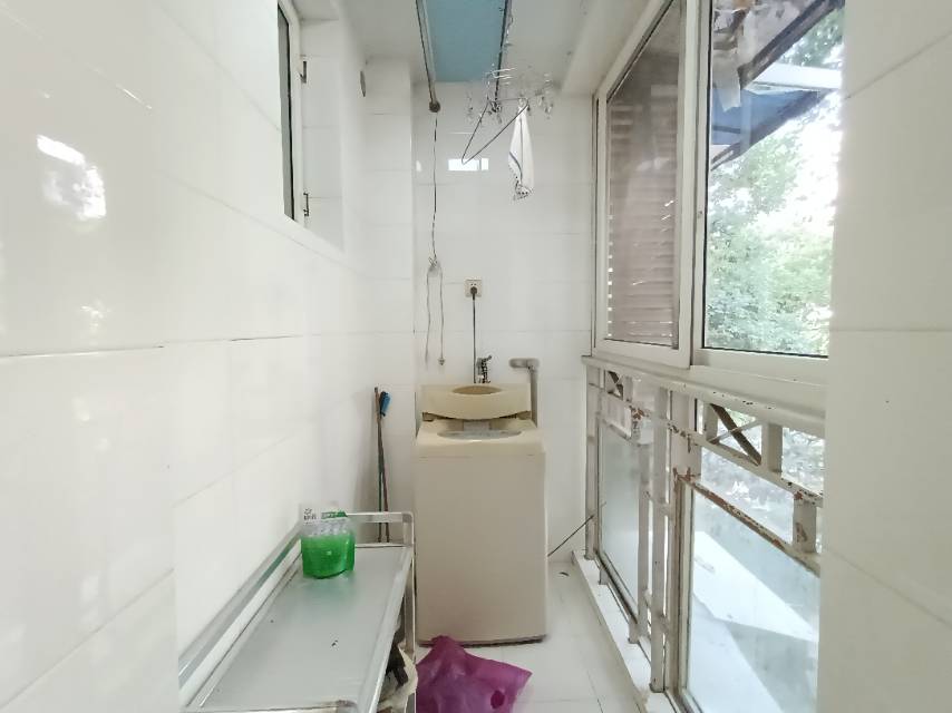 绵阳恒馨苑，3室2厅2卫，121㎡，售价72万 绵阳二手房