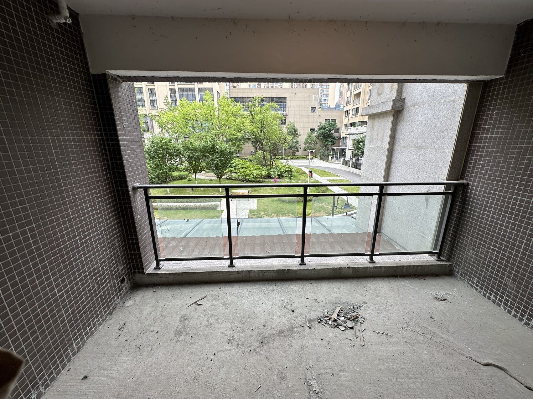 绵阳南北通透小高层洋房电梯入户带产权车位诚心出售 绵阳二手房