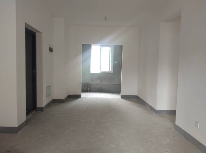 绵阳倍特香槟华府一期，4室2厅2卫，143.00㎡，毛坯，售价125万 绵阳二手房