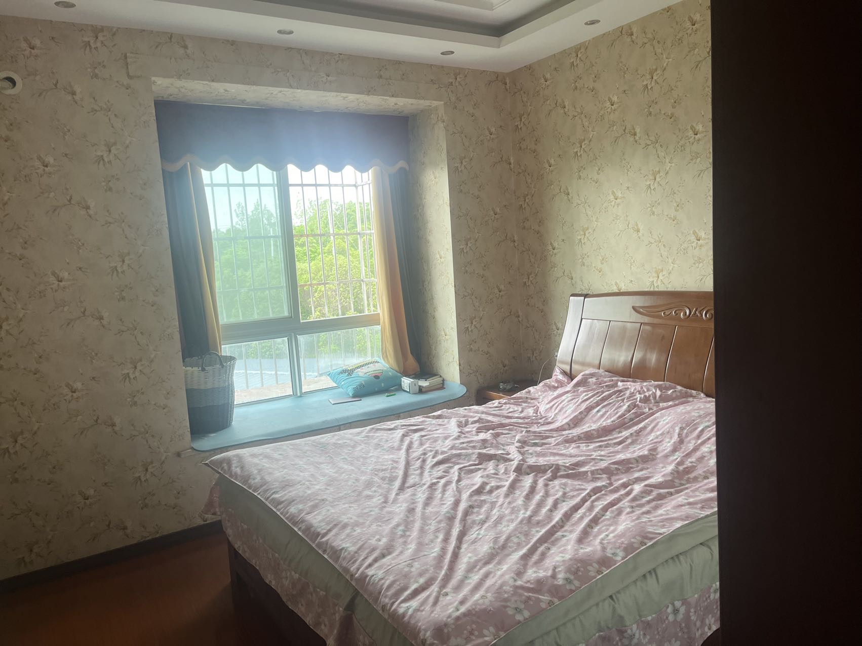 绵阳亚川桂丰御景，4室2厅2卫，121㎡，售价52万 绵阳二手房