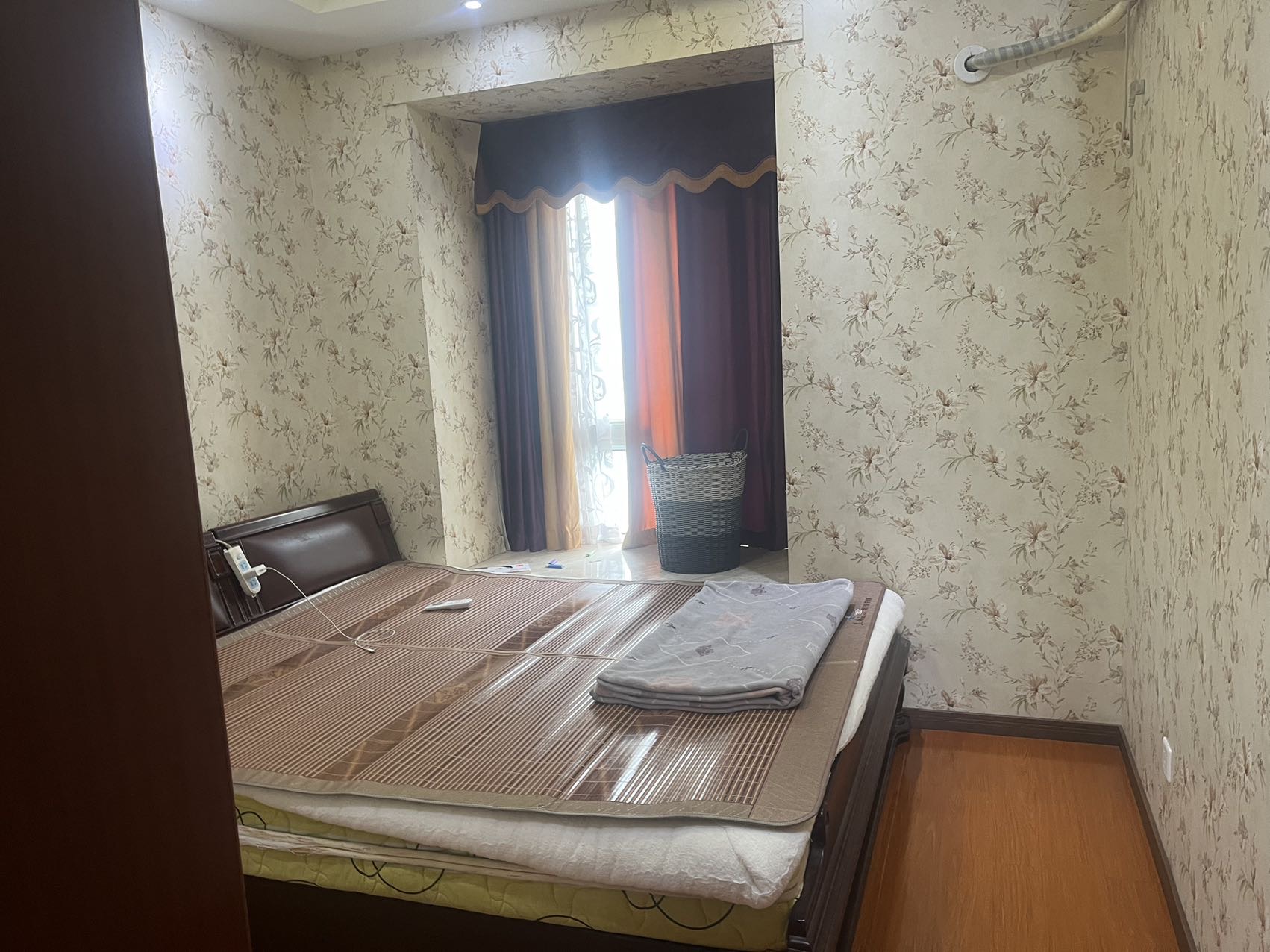 绵阳亚川桂丰御景，4室2厅2卫，121㎡，售价52万 绵阳二手房