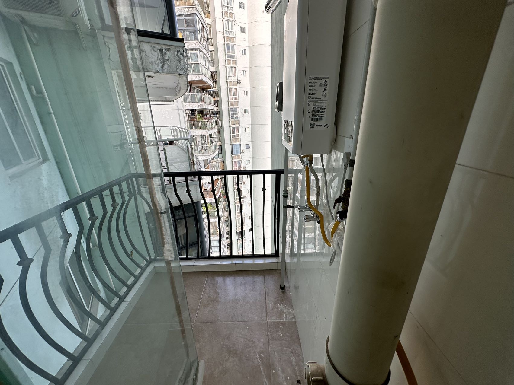 绵阳单价8XXX/平｜正临江精装修｜富乐书包房 绵阳二手房