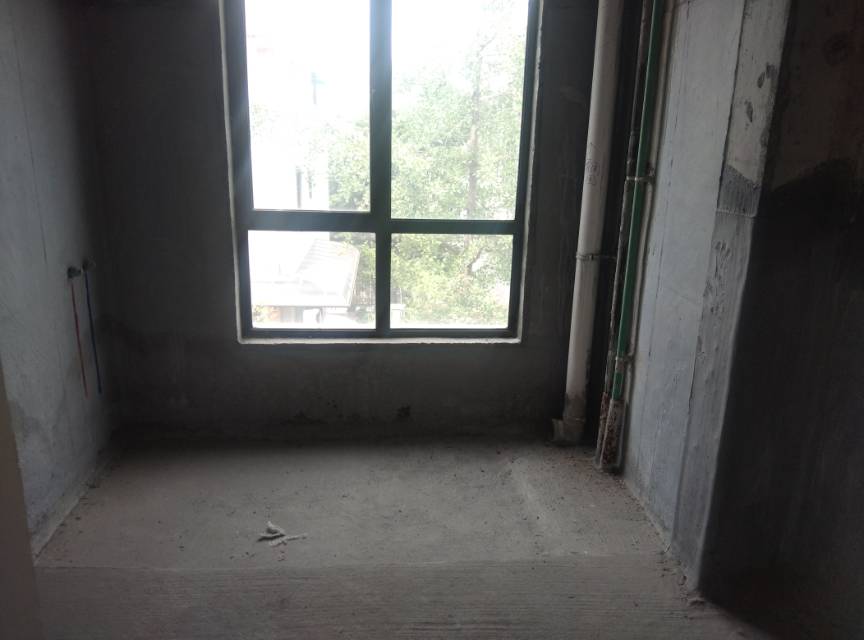 绵阳聚贤山庄，6室3厅4卫，370㎡，毛坯，售价370万 绵阳二手房