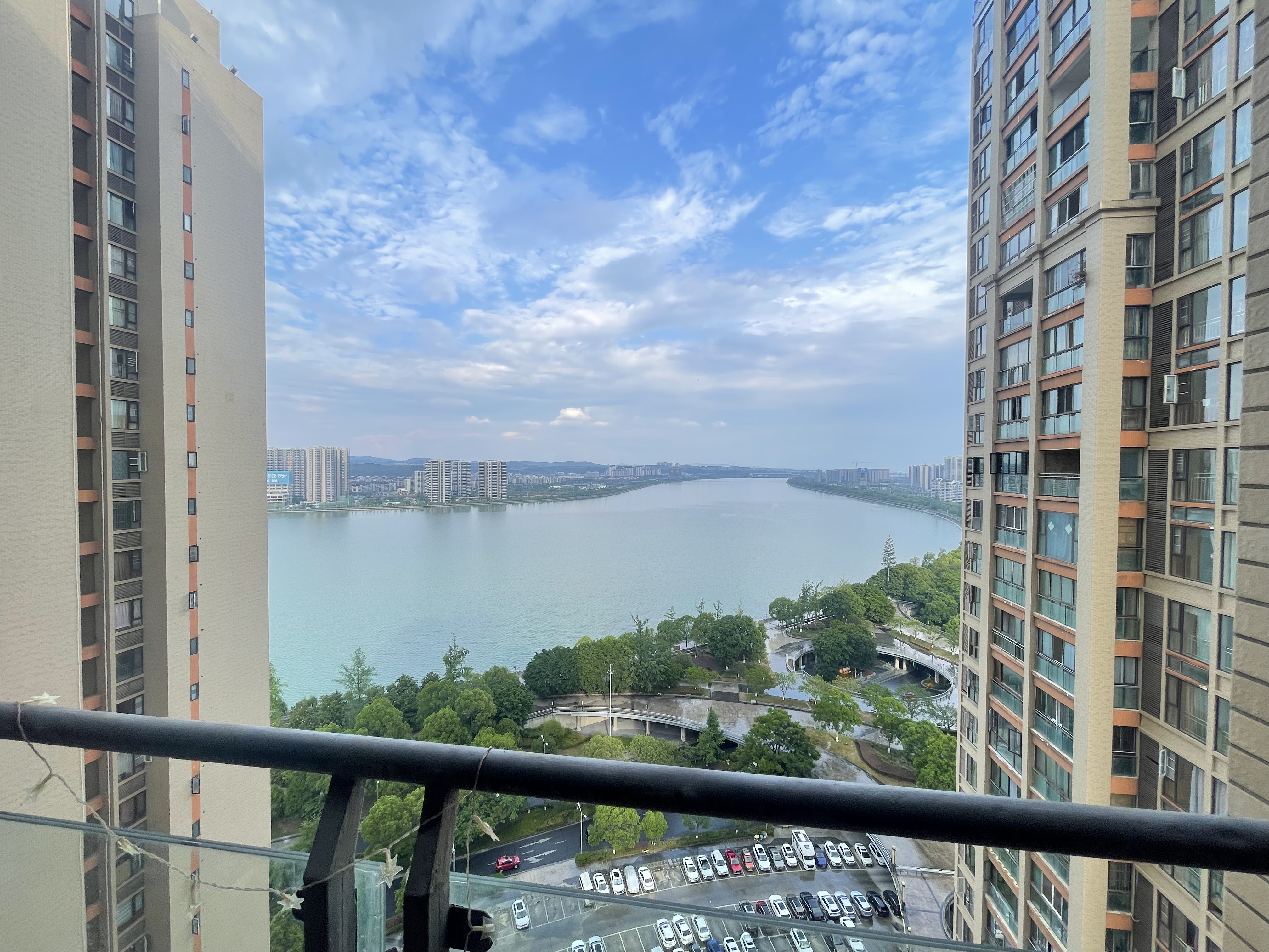绵阳博雅海润广场，3室2厅2卫，100.00㎡，精装，租金2980.00元/月 绵阳租房