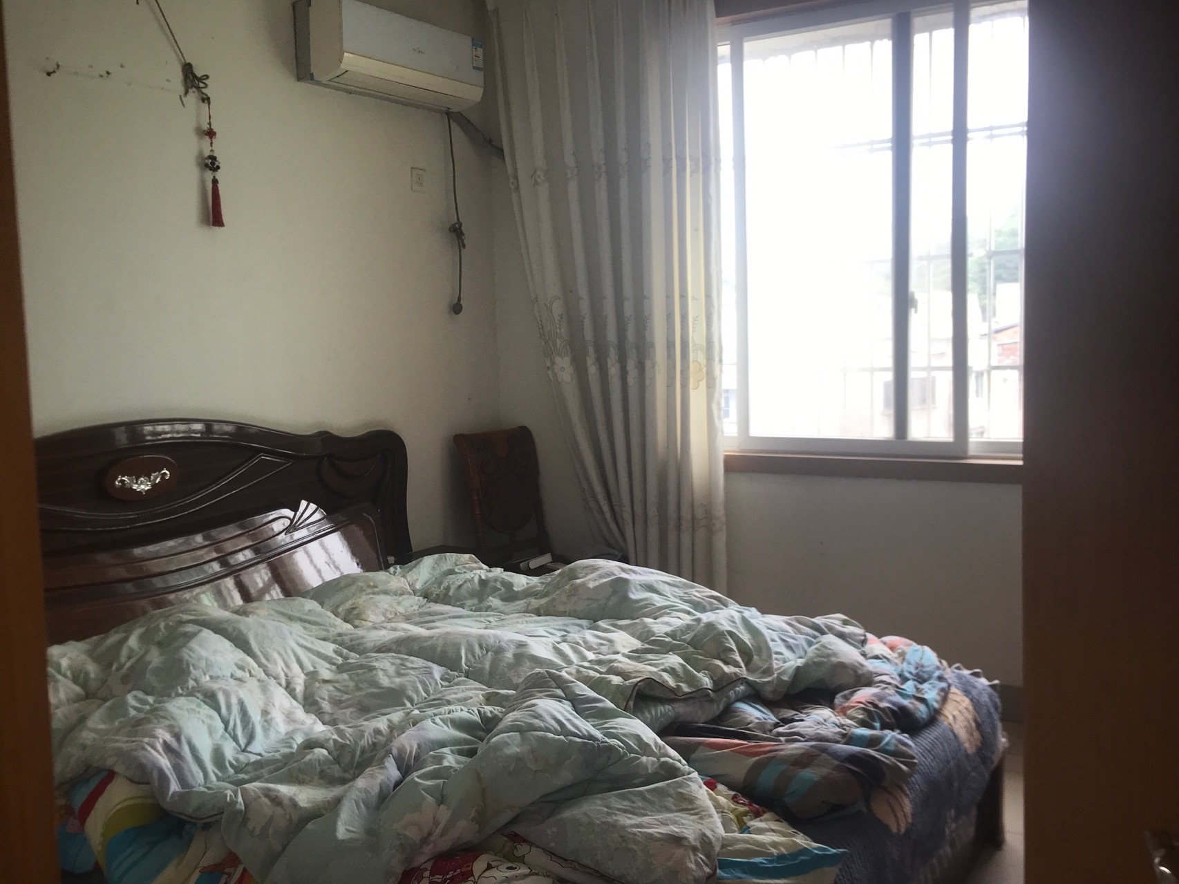 绵阳康华小区，3室2厅1卫，162.5㎡，售价35.00万 绵阳二手房