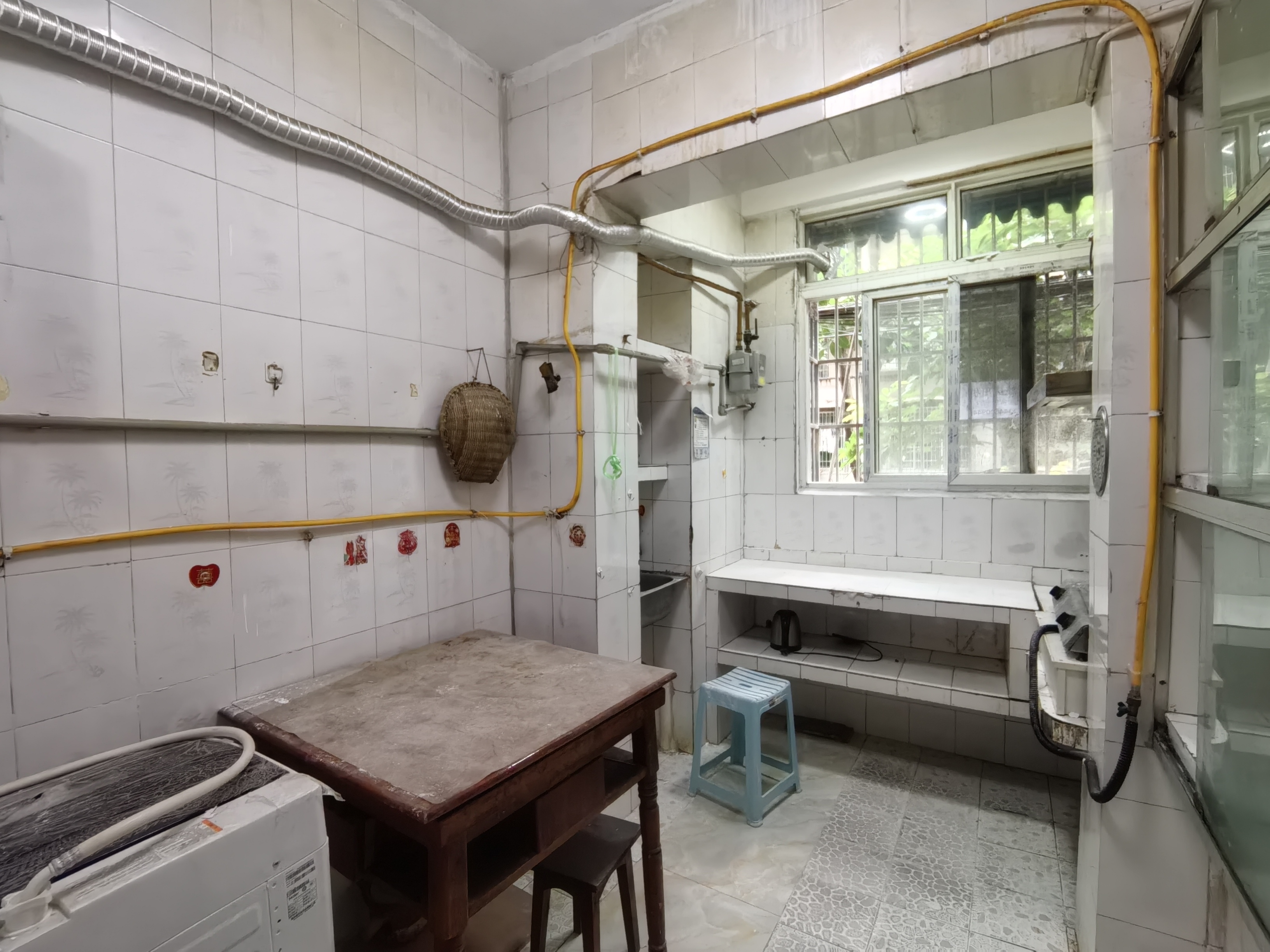 绵阳756家属区，2室1厅1卫，54㎡，普装，租金1100元/月 绵阳租房