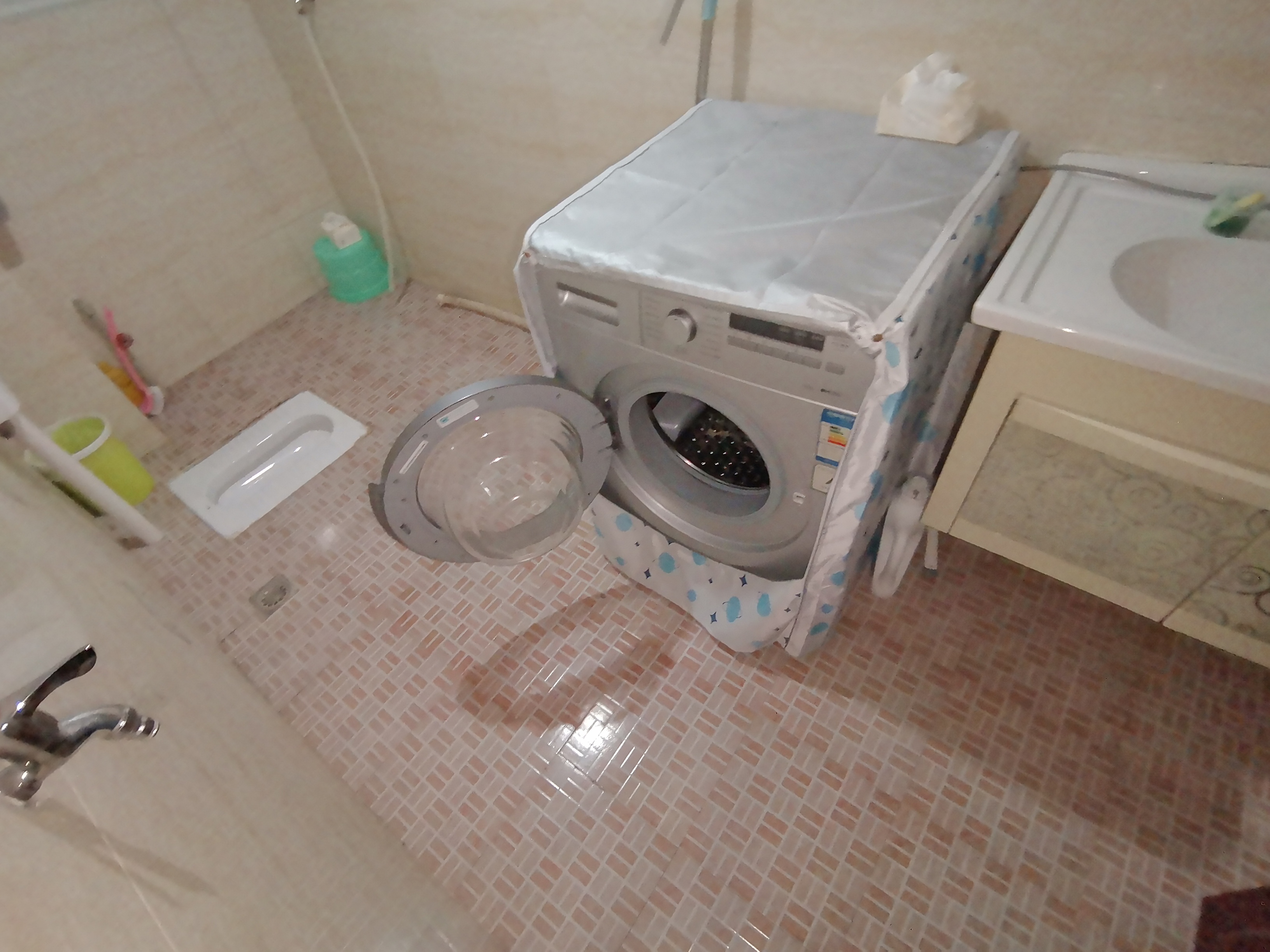绵阳城南春天，3室2厅1卫，95㎡，普装，租金1800元/月 绵阳租房