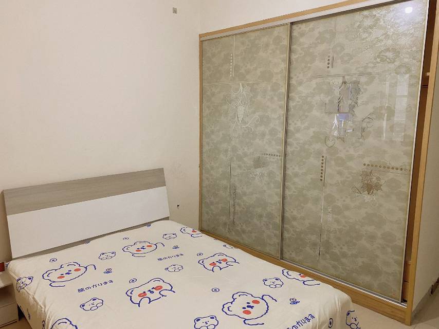 绵阳兴发一代天骄，1室1厅1卫，60㎡，租金1300元/月 绵阳租房