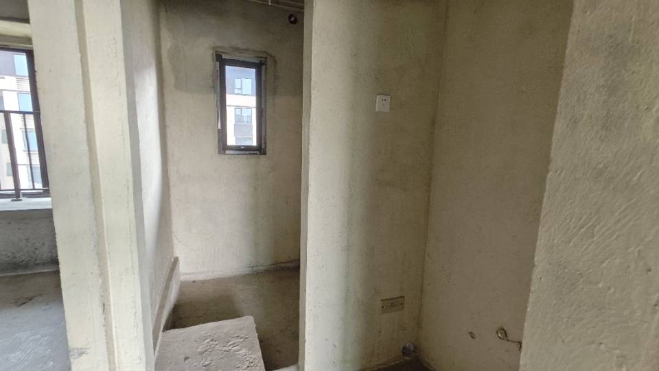 绵阳融创九阙府，4室2厅2卫，129.00㎡，毛坯，售价59万 绵阳二手房