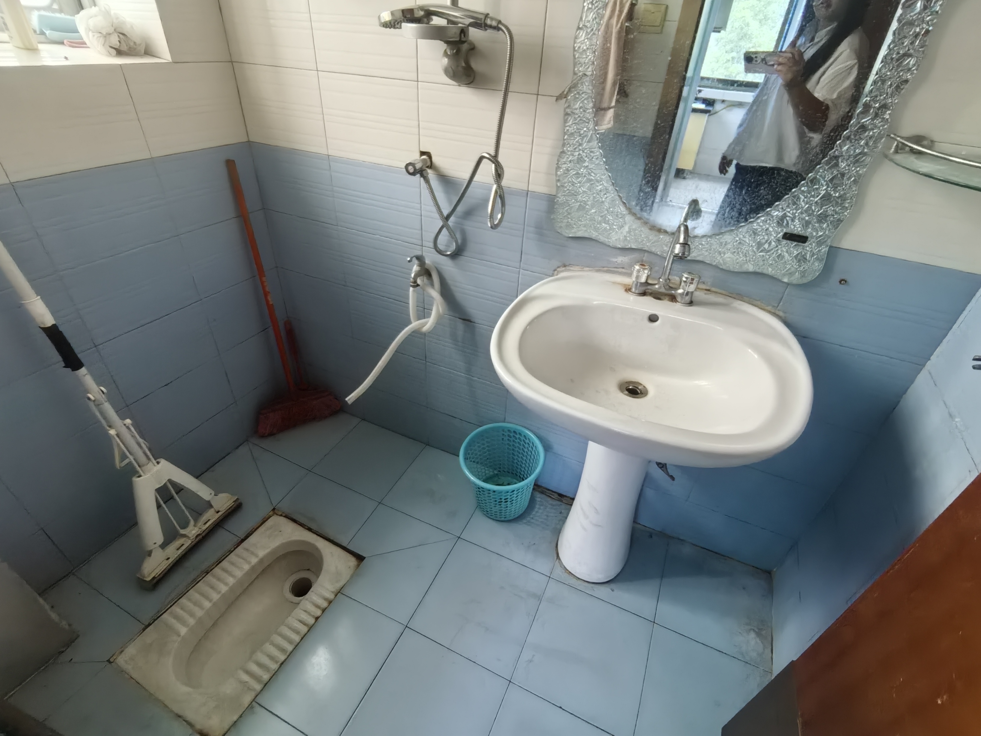 绵阳756家属区，2室1厅1卫，70㎡，普装，租金1100元/月 绵阳租房