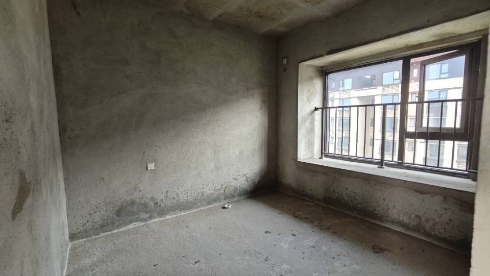 绵阳融创九阙府，4室2厅2卫，129.00㎡，毛坯，售价59万 绵阳二手房